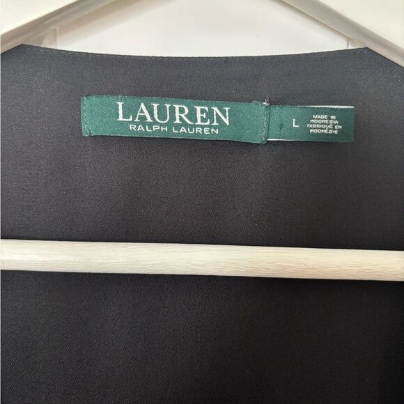 Ralph Lauren Black sleeveless Wrap Blouse size large - Picture 2 of 3